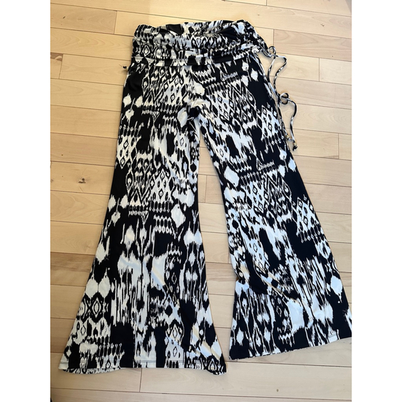 Maria Gabrielle Black & White Ikat Palazzo Pants – Stretch Swim Cover-Up, Folded - Picture 6 of 9